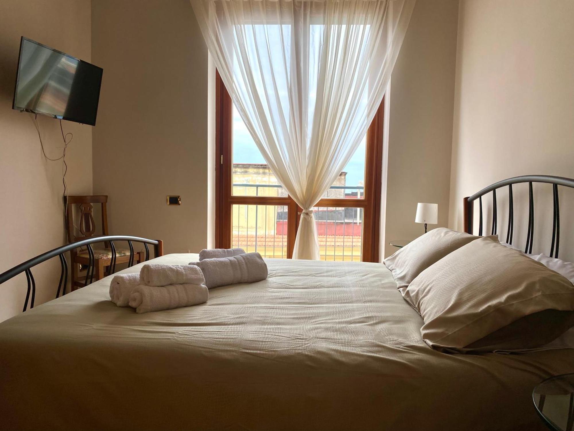 A Casa Di Don Peppino Apartman Salerno Kültér fotó