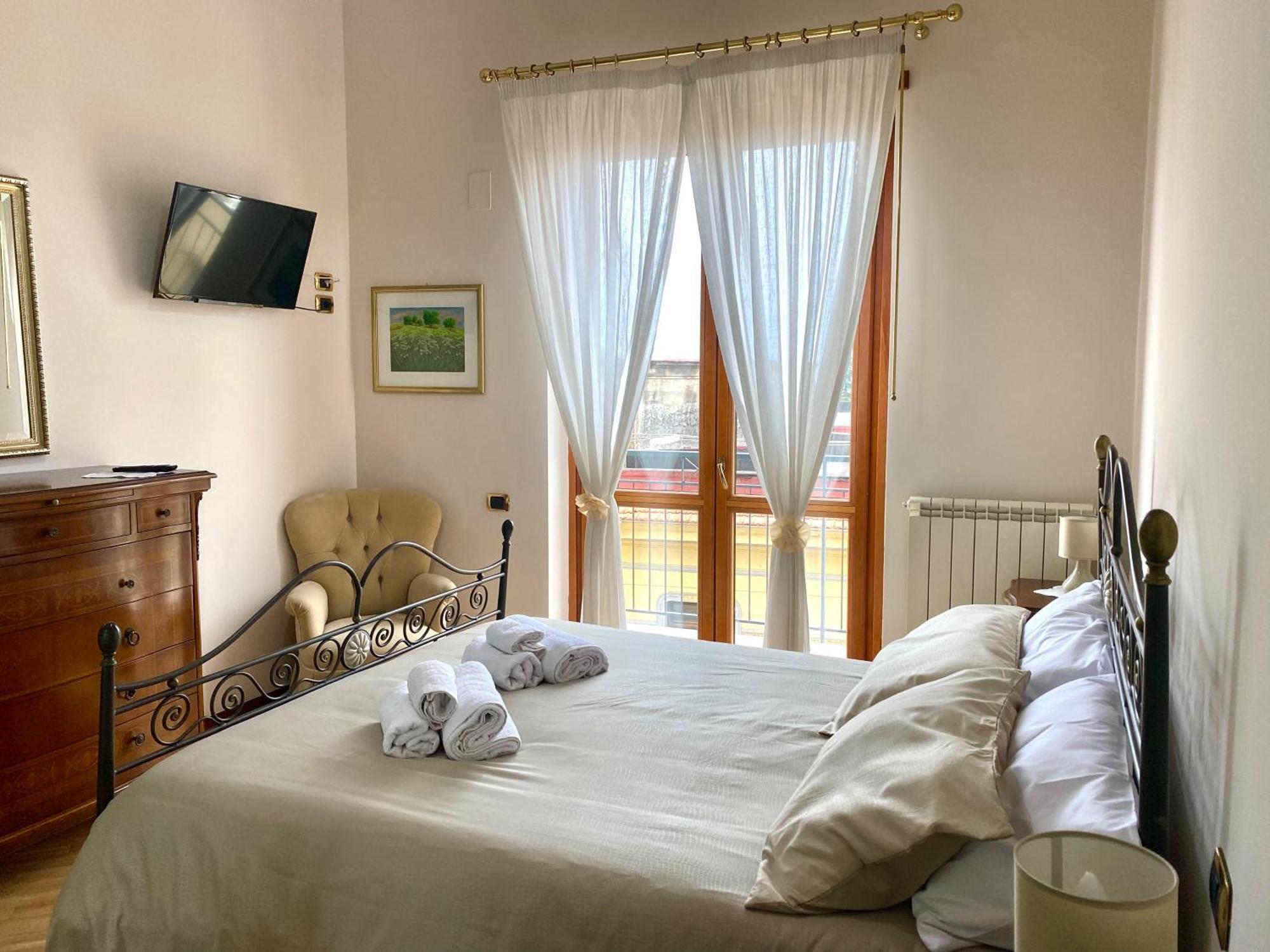 A Casa Di Don Peppino Apartman Salerno Kültér fotó